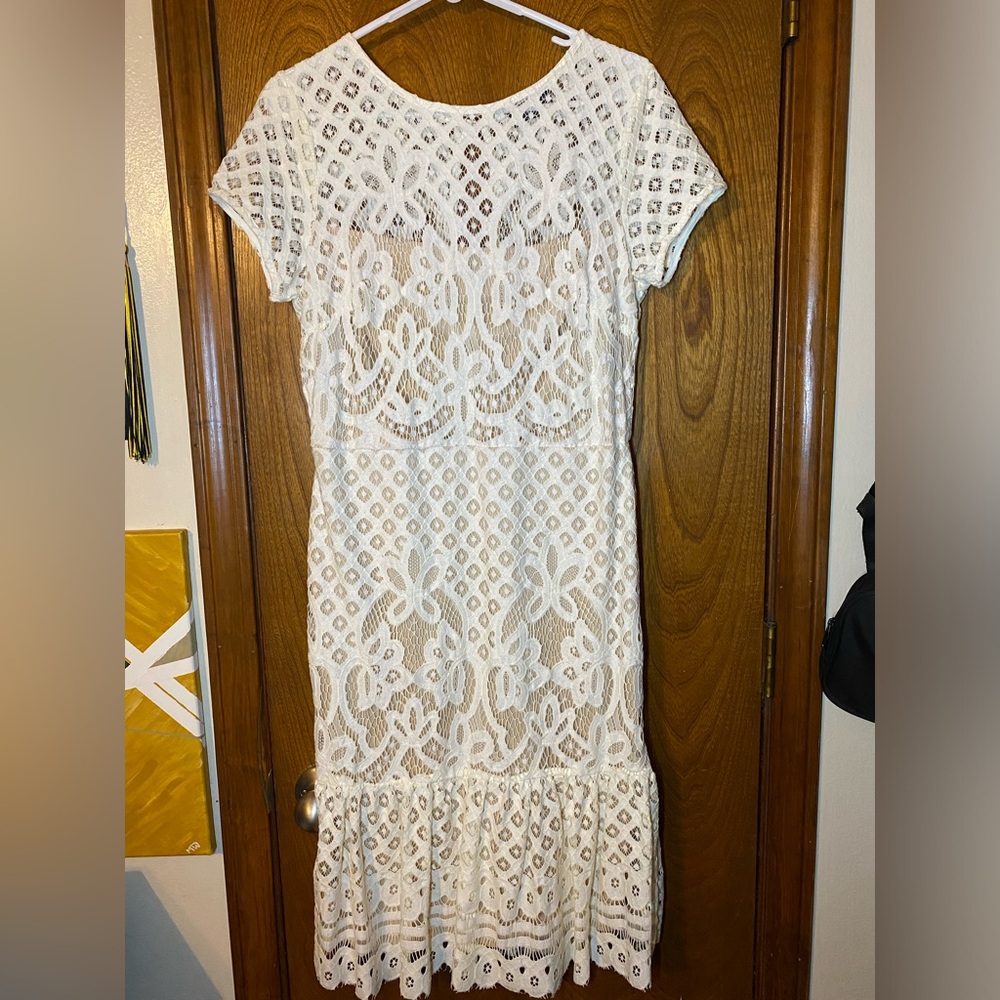 White lace dress, size 6